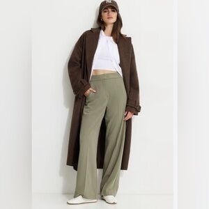 Dynamite Yasmin Straight Leg Pants in Green Lichen